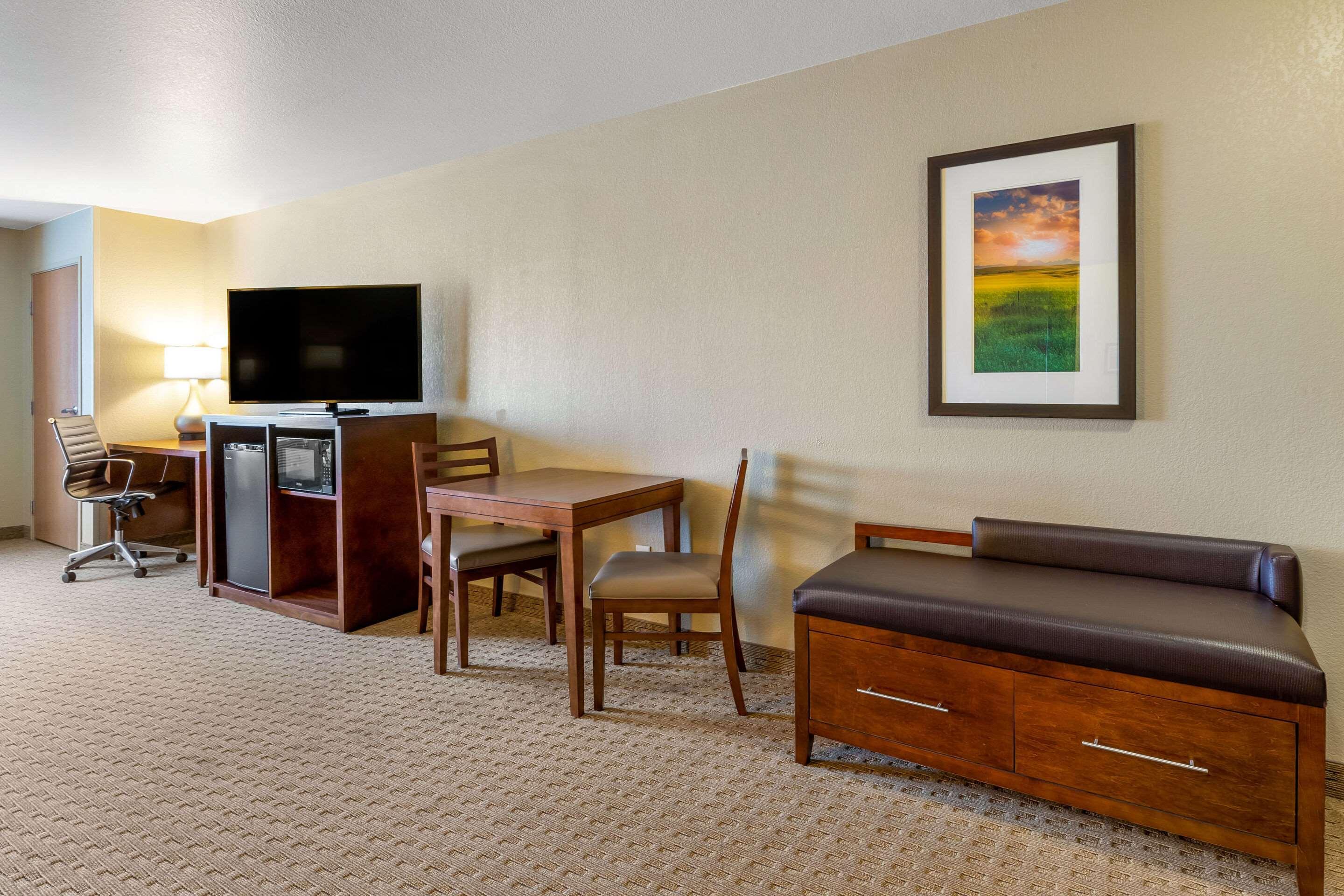 Comfort Suites Берлингтон Экстерьер фото