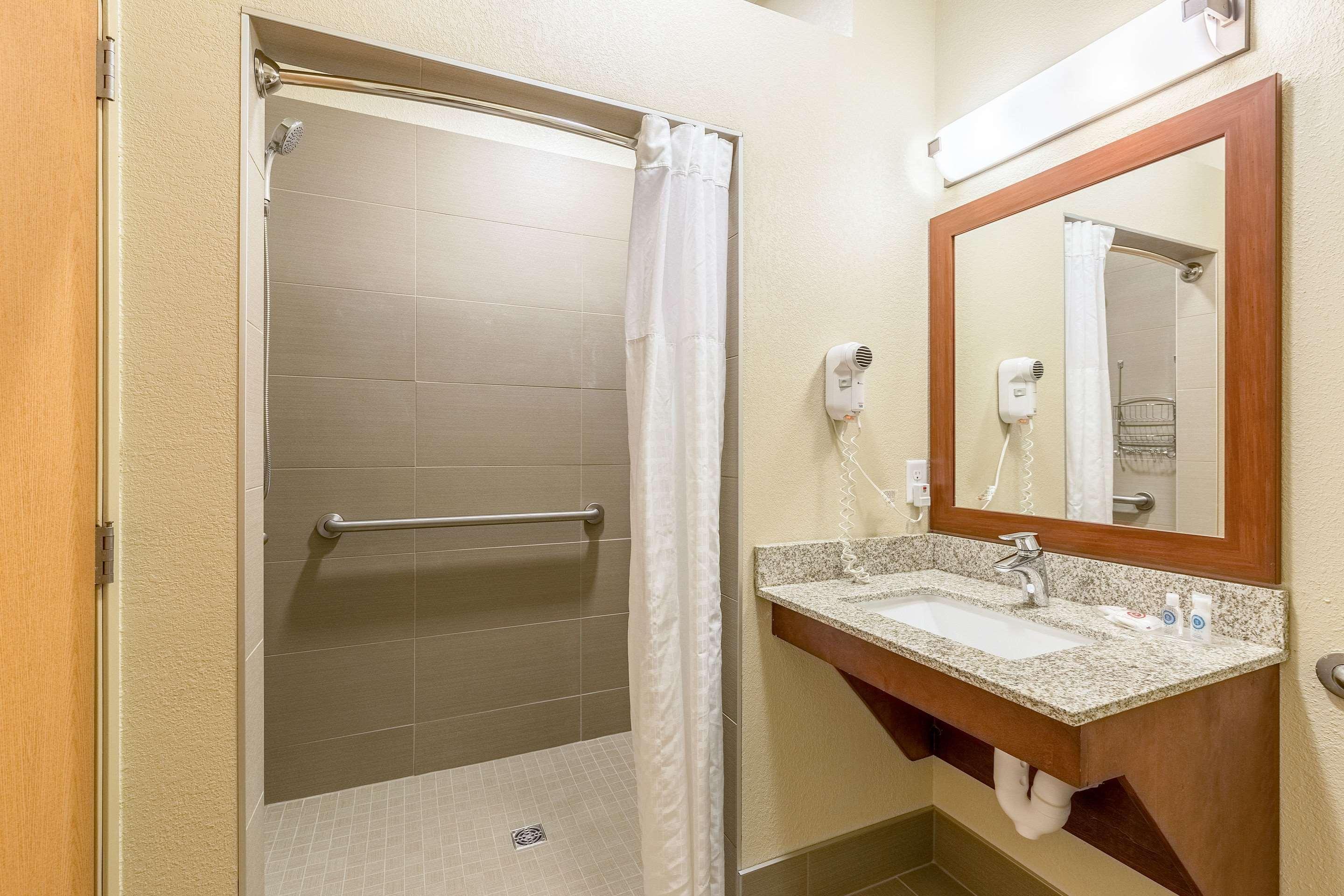 Comfort Suites Берлингтон Экстерьер фото