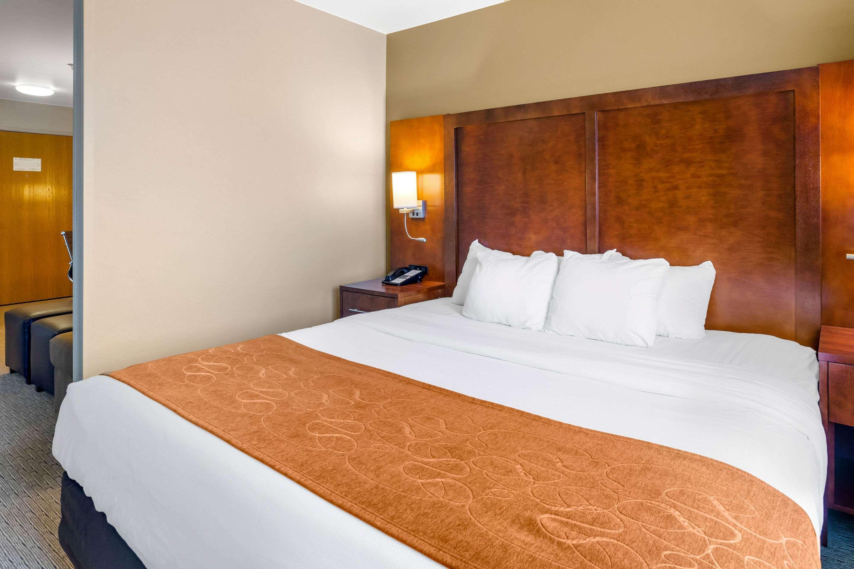 Comfort Suites Берлингтон Экстерьер фото